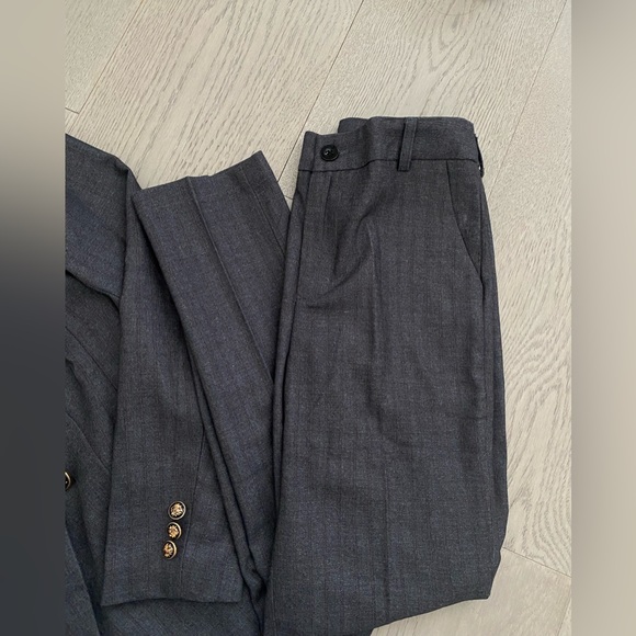 New with Tags Grey Blazer Pant Suit Set Fits Size XXS-XS - Picture 4 of 7